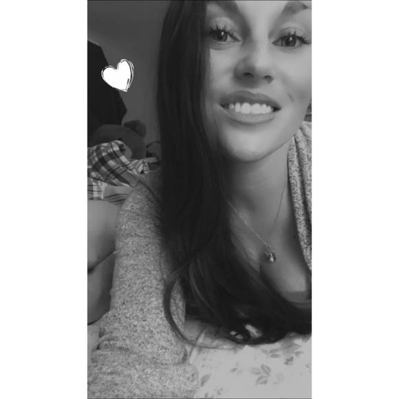 Meet your Posher, Sara - Picture 1 of 1